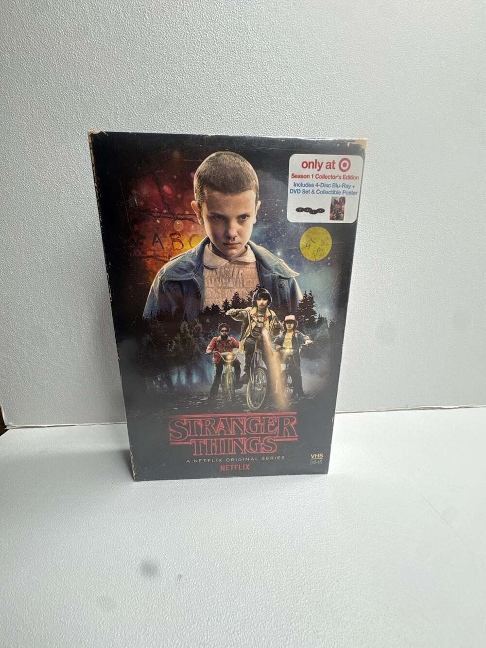 Stranger Things Season 1 Collector's Edition 4-Disc Blu-Ray DVD Set with Poster